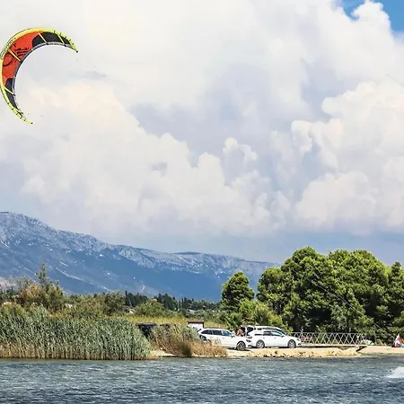 펜션 With A Fireplace 08